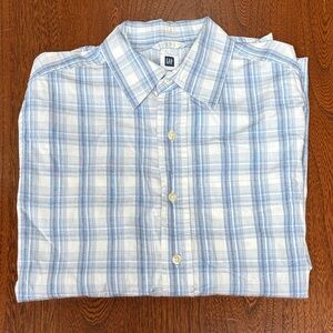 GAP Men's Light Blue and White Plaid Shirt